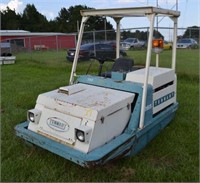 TENNANT 265 SWEEPER