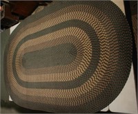 braided style area rug 5'5" x 8'4"
