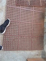6 total 3ft x 3ft shop floor mats