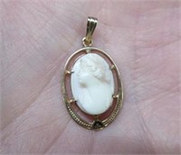 old 14k gold cameo pendant - smaller