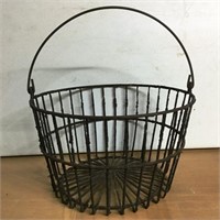 Primitive Metal Egg Basket