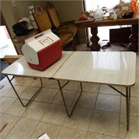 Budweiser Igloo Cooler & Folding Picnic Table
