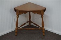 Ethan Allen American Traditional Corner Side Table