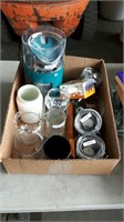 BOX OF MISC GLASSWARE WITH COIN CHANGER