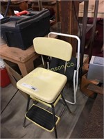 LOT OF 2 STEP STOOLS