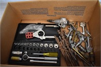 B22- BOX OF ASSORTED TOOLS
