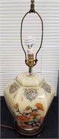 VTG ASIAN / CHINESE THEMED TABLE LAMP