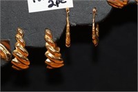 2 Pairs of 14kt yellow gold Earrings 3.4 grams tw