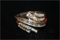 10kt white gold Bagette & Round Diamond Ring