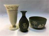 3 PIECES OF WEDGEWOOD POTTERY
