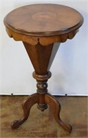 VICTORIAN SEWING STAND