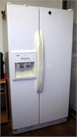 Kenmore Side By Side Refrigerator With Ice/ Water