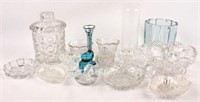 MIXED LOT OF GLASSWARE