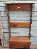 WOODEN RIFLE STAND WITH SEAT AND STORAGE