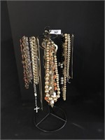CHAIN AND BEADED COSTUME JEWELRY