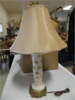 BRASS AND FLORAL PORCELAIN BASED TABLE LAMP