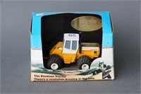 KNUDSON 4400 TRACTOR WITH BOX - COLLECTORS