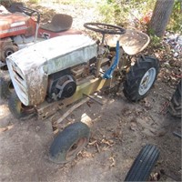 David Bradley Suburban Lawn & Garden Tractor