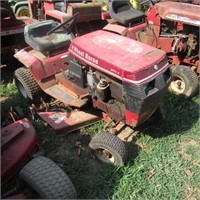 Wheel Horse 211-3 Lawn & Garden Tractor