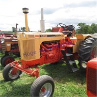 Case 1030 Comfort King tractor