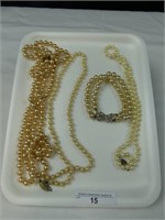 TRAY - 3 PEARL NECKLACES, 1 PEARL BRACELET