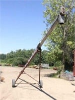 40FTx6" Auger on Transport, Tires P185/65R15