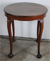 Claw Foot Circular Table w/  Reeded Edge