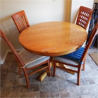 Round Oak Kitchen Table & 4 Chairs Set