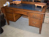 Vtg Solid Oak Desk w/ Leather Top Insert -