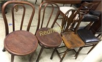4 Vintage Sitting Chairs