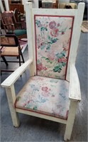 LARGE HIGHBACK COUNTRY CHAIR W FLOWER PRINT