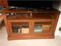 TV Stand (2-door glass front, oak)