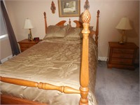 5pc. Oak Bedroom Set (4-posted full-size bed,