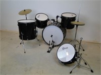Gammon Percussion J7 Drum Set