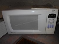 Magic Chef Microwave (1.3 cu ft)