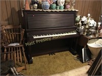 VINTAGE UPRIGHT CABLE WELLINGTON PIANO