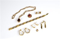 Lot of assorted yellow gold jewellery