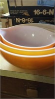 Pyrex serving bowls