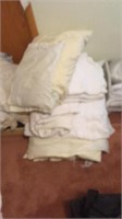 Chenille bedspreads pillows