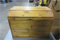 Small wooden trunk / toy box