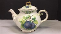 Sadler teapot made in England approximately 6.5