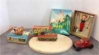 Selection of vintage tin/litho toys-three come