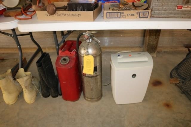 Gas Can / Fire Extinguisher