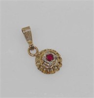 9ct gold & ruby pendant