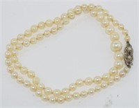 Good string of graduated cultured pearls
