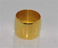 Large 18ct yellow gold band