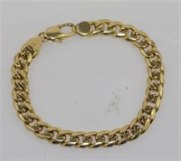 Good 18ct yellow gold curblink bracelet.