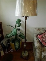 Vintage Alabaster base floor lamp this is an
