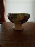 Roseville pottery footed vase this beautiful