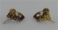 Victorian 18ct yellow gold grape earrings